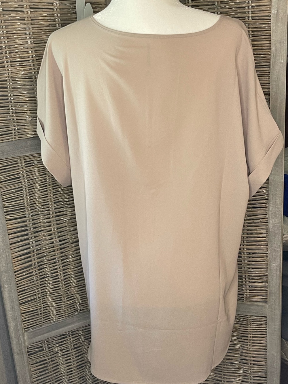 Great lightweight Cream/Taupe ZENANA Outfitters shirt in 1x. (22) - Picture 3 of 12